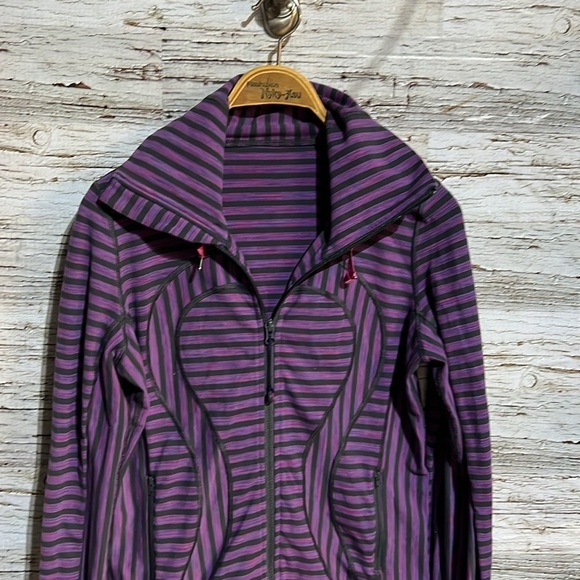 Lululemon zip up hoodie size  6 - Picture 3 of 13